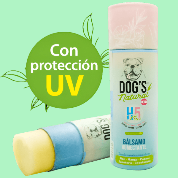 Bálsamo Hidratante para perros de Dogs Natural Care en su caja a lado otra que esta abierto con fondo verde claro. con el texto "con proteccion UV"