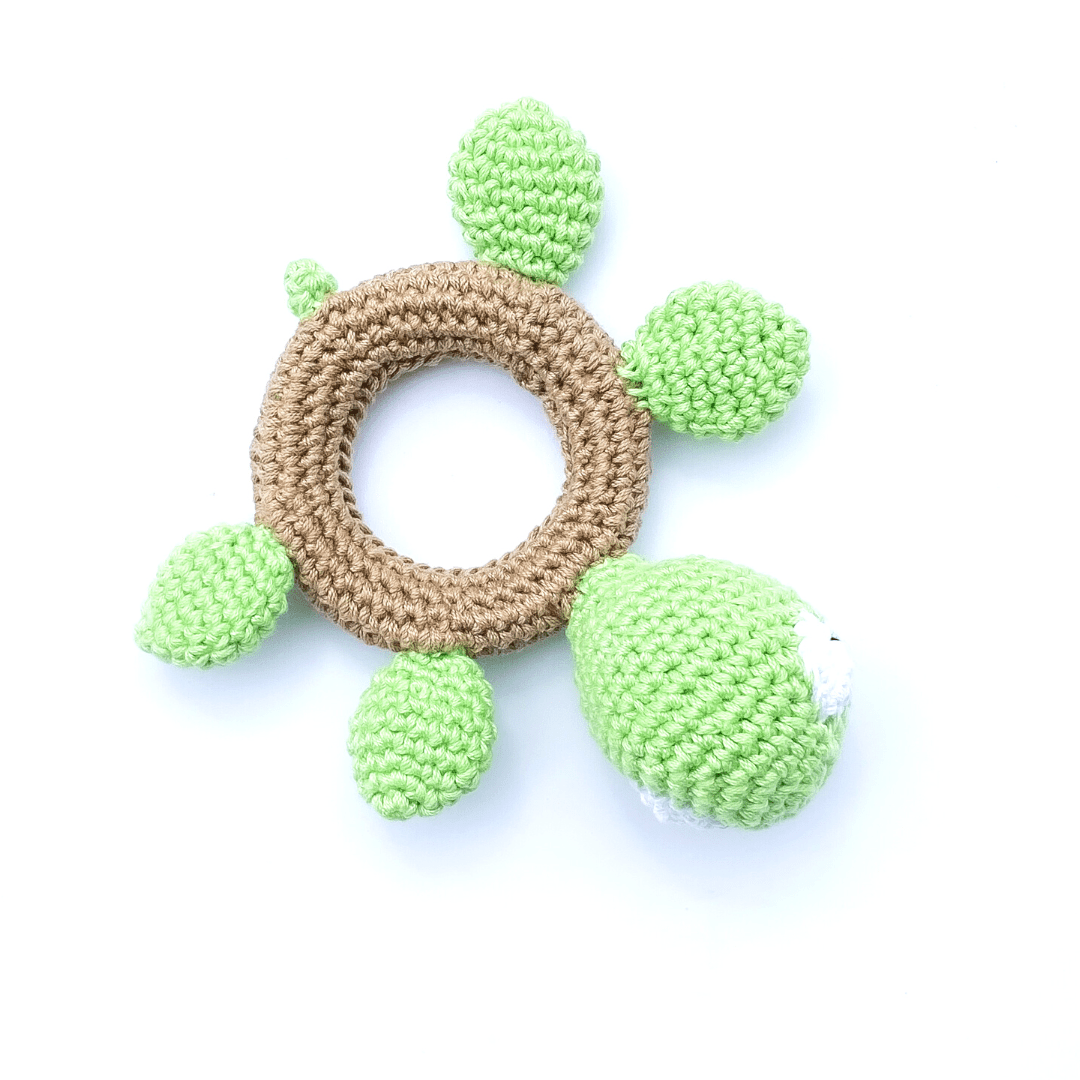 Sonajero bebé crochet tortuga - liebre - La Tortuga y La Liebre