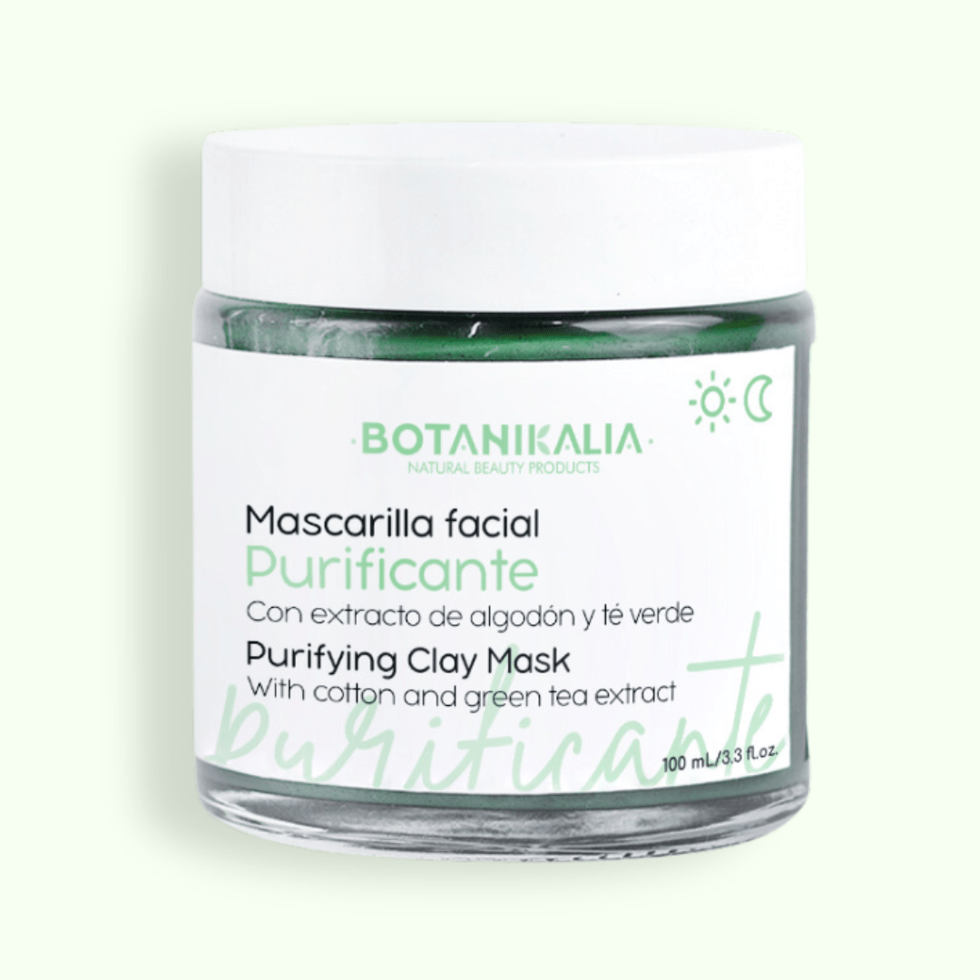 mascarilla facial purificante de botanikalia con fondo plano color verde claro.