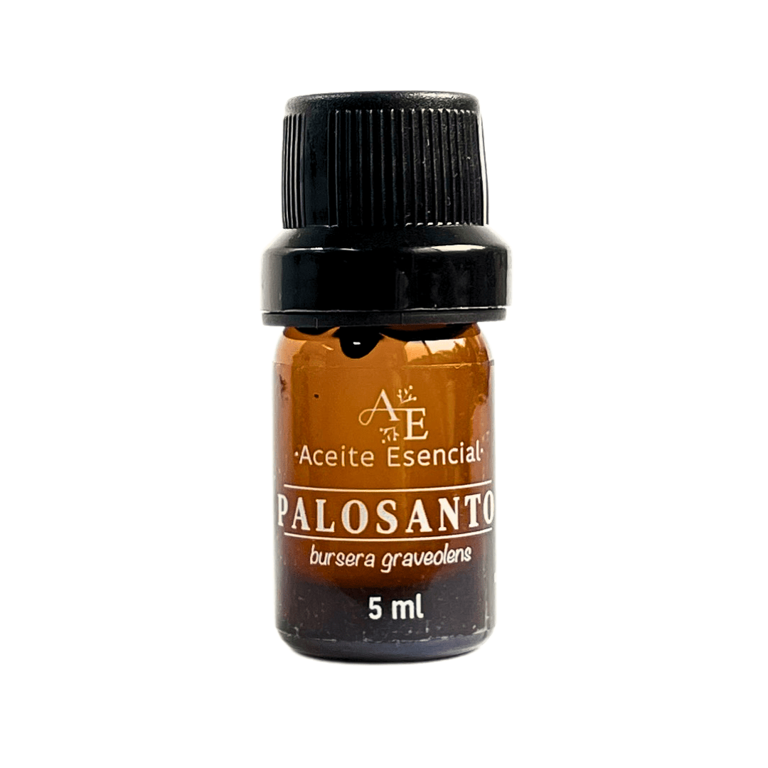 Aceite esencial de palo santo de Ananda con fondo plano color blanco